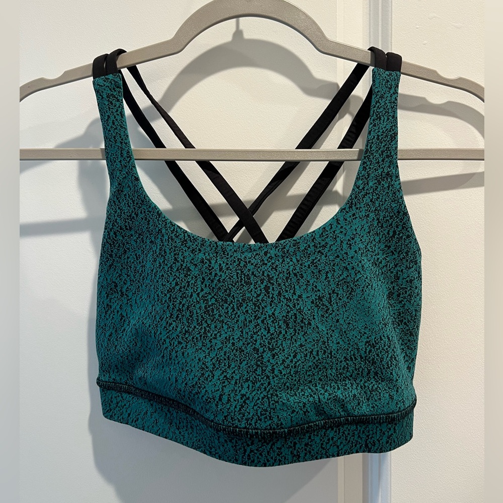 Lululemon Energy bra size 8. Excellent condition
